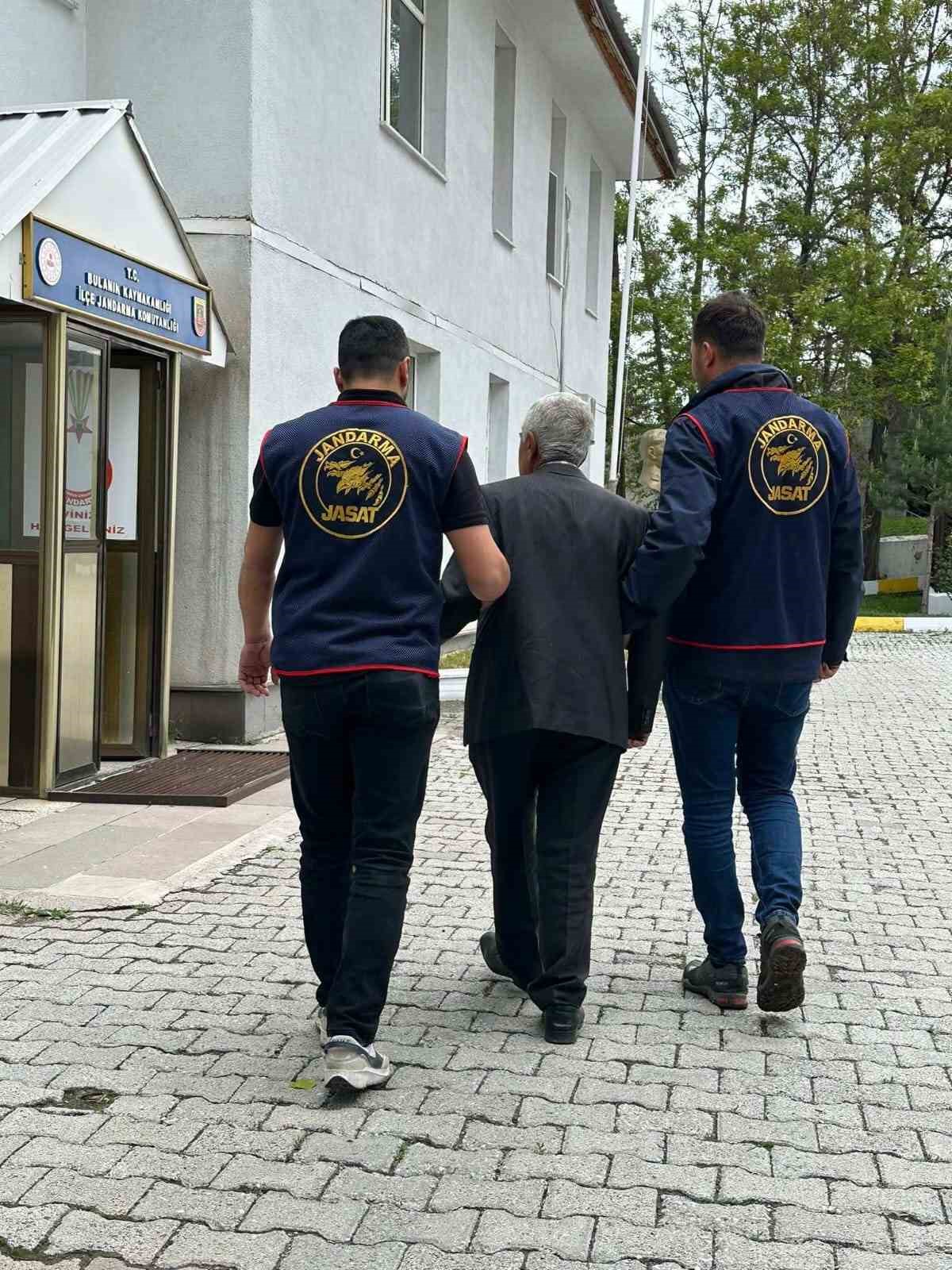 Kasten adam öldürme suçundan aranan şahıs Bulanık’ta yakalandı