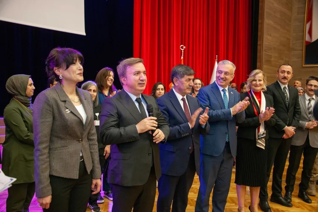 EBY&Uuml;&rsquo;de Hemşireler Haftası kutlama programı d&uuml;zenlendi
