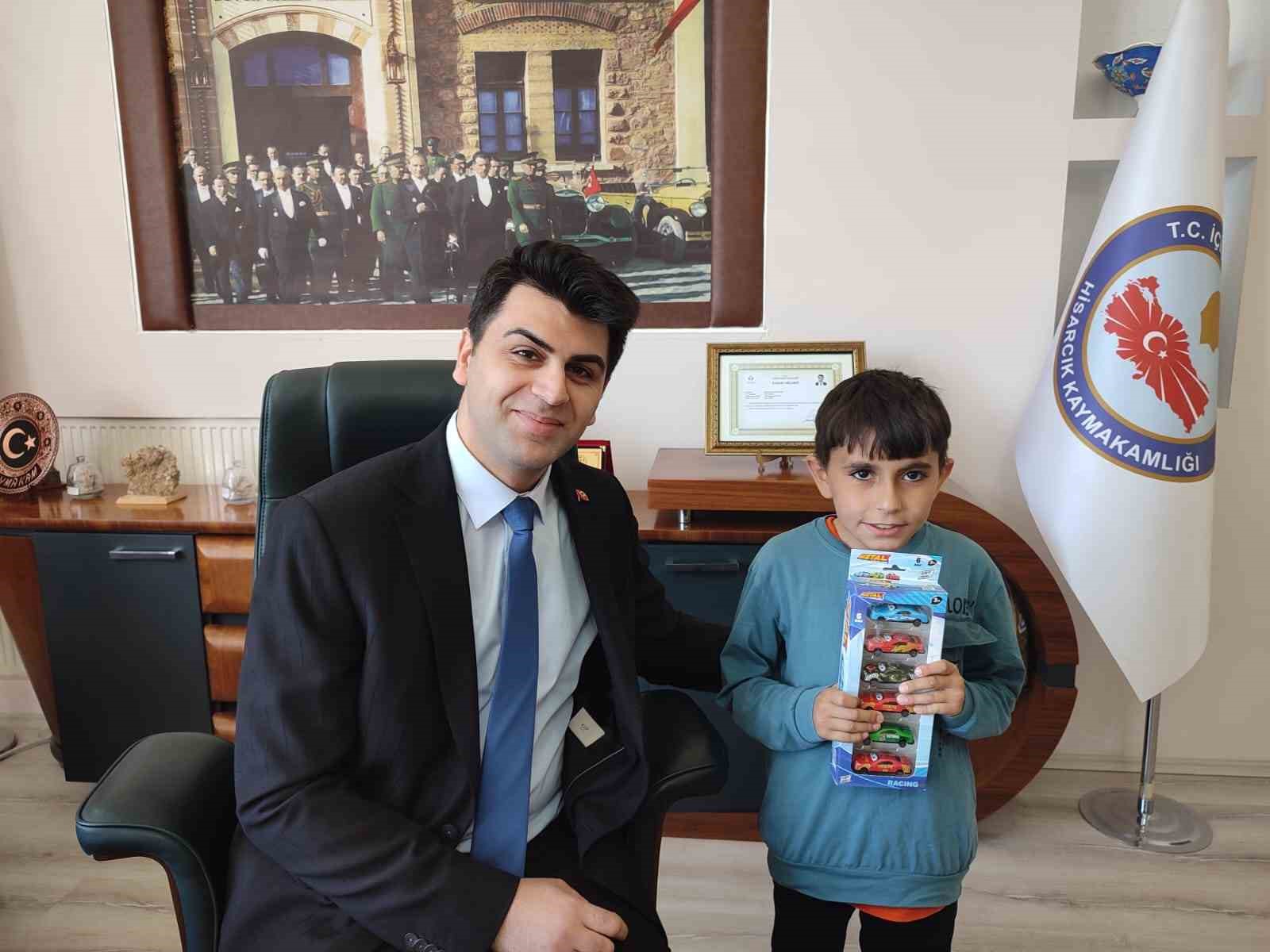 Hisarcık Kaymakamı Samet Bahar, özel öğrencilerle bir araya geldi