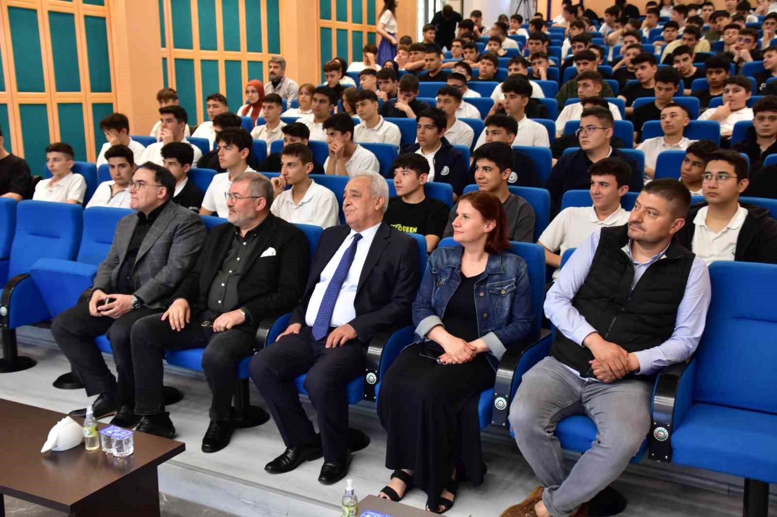 DOSTEK Koleji &ouml;ğrencileri, Denizli OSB&rsquo;nin başarılı isimleriyle buluşuyor
