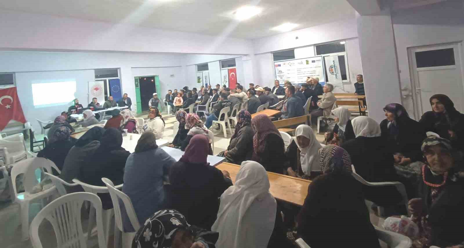 &Ccedil;avdarhisar&rsquo;da &ccedil;ift&ccedil;ilere y&ouml;nelik bilgilendirme toplantısı
