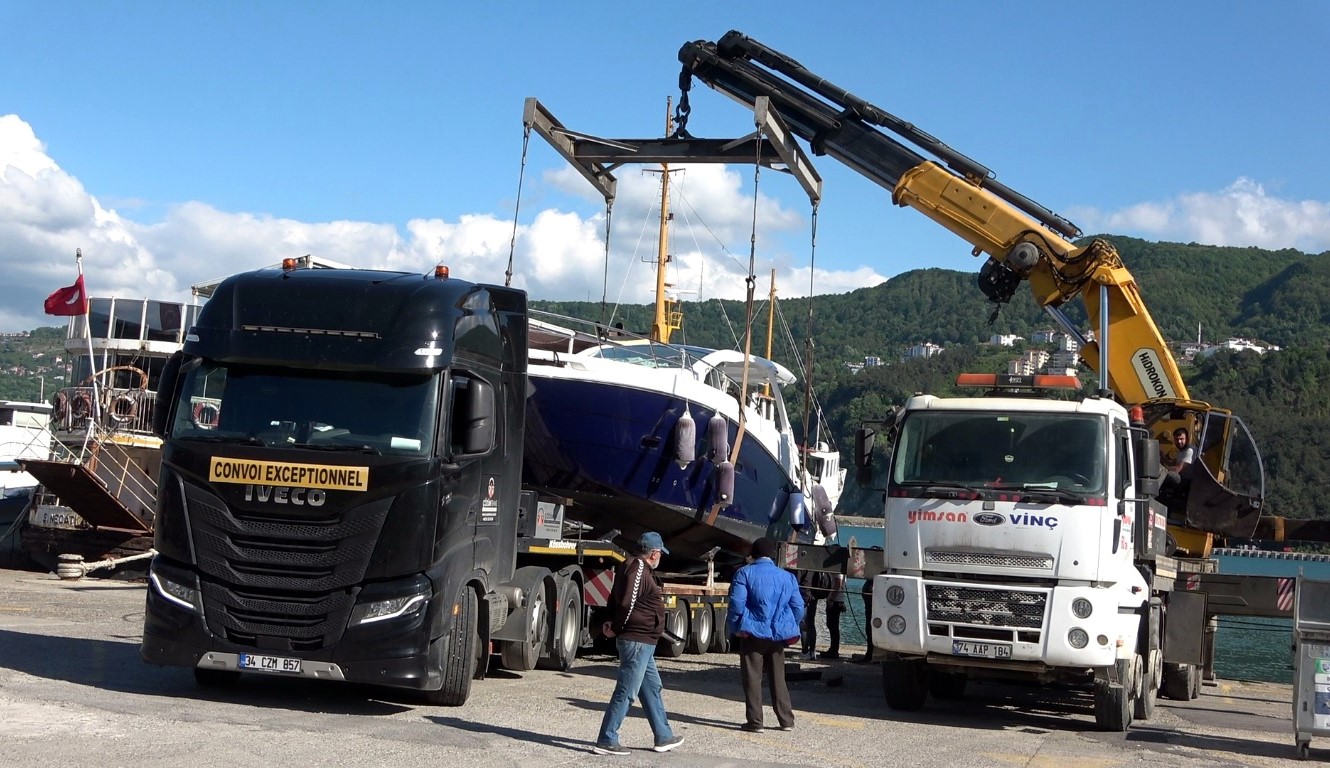 500 bin Euroluk sürat teknesinin yolculuğu kara yolunda bitti