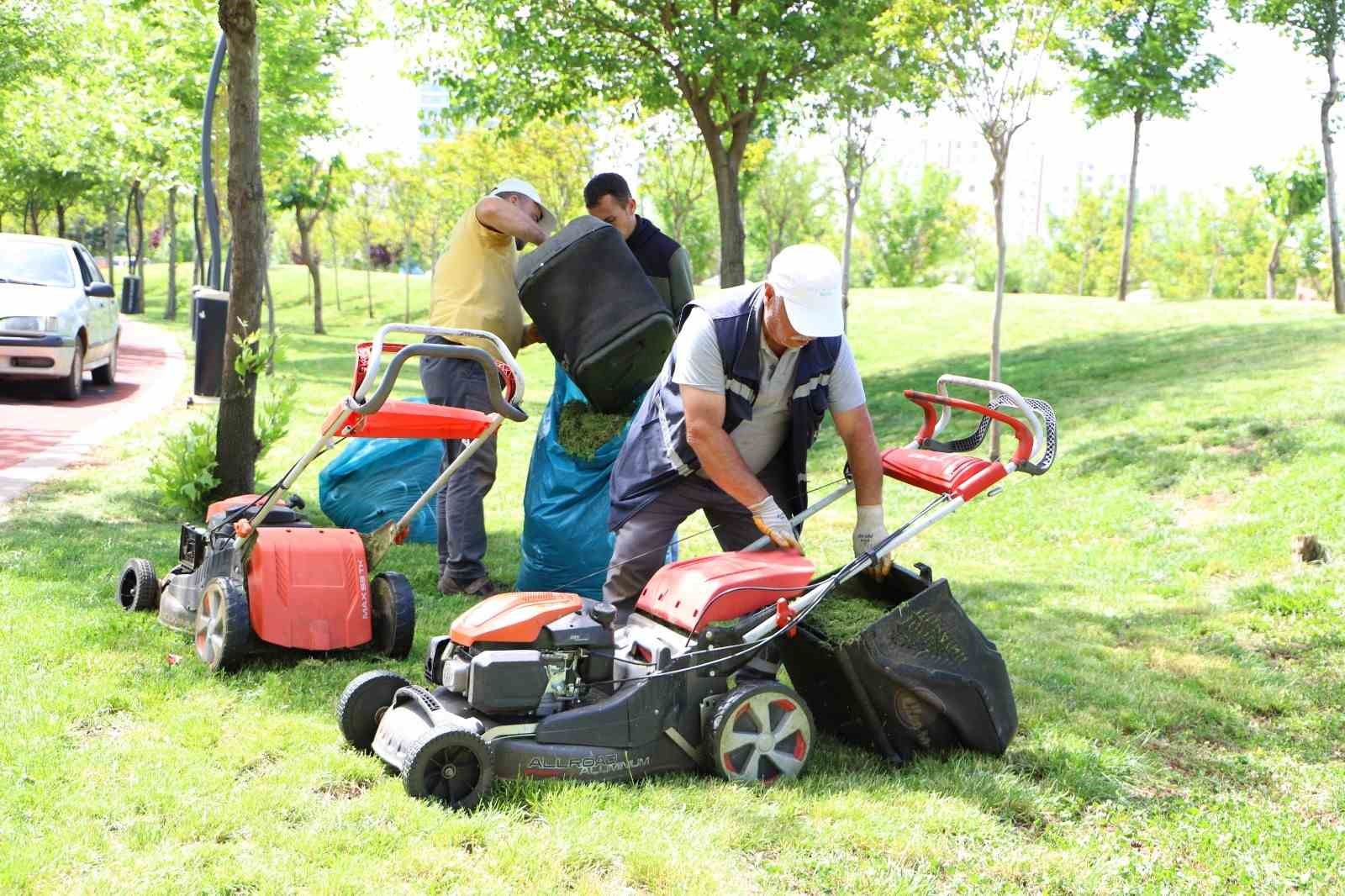 Parklar g&uuml;zelleştiriliyor
