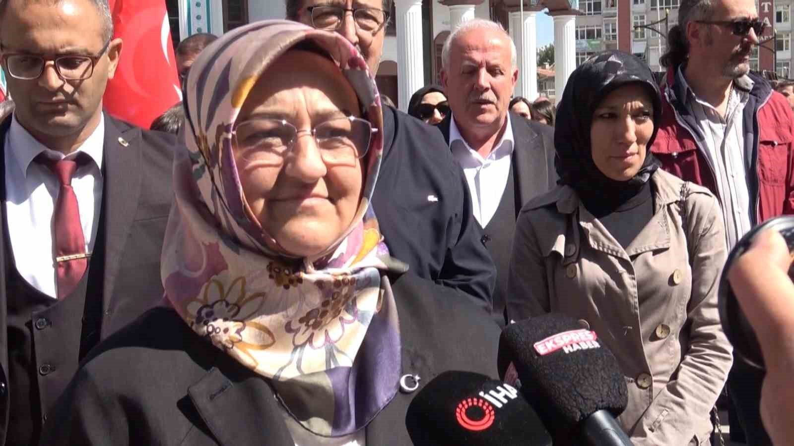 K&uuml;tahya&rsquo;da "Ailemiz istikbalimiz" y&uuml;r&uuml;y&uuml;ş&uuml;
