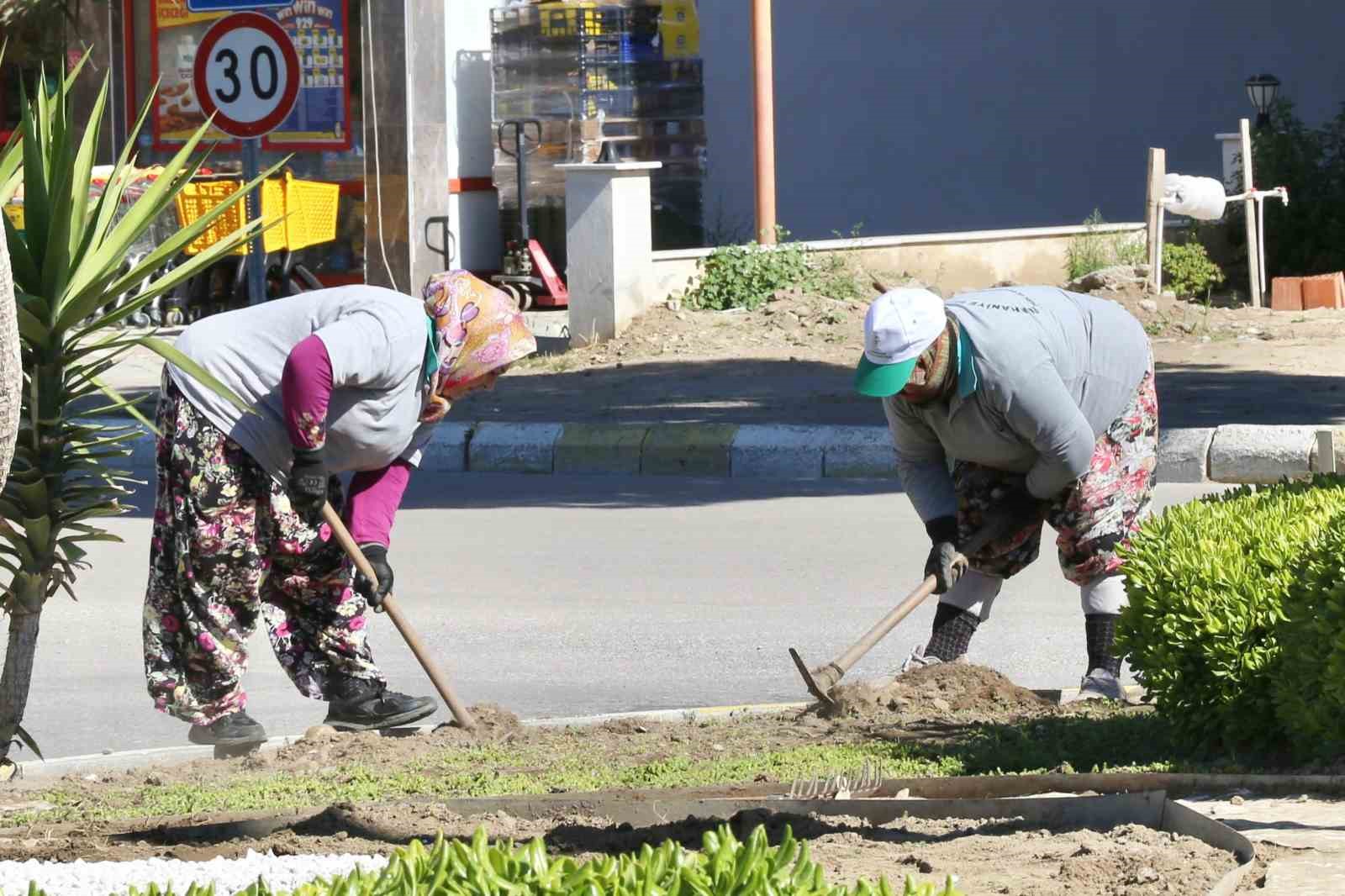 Burhaniye, yaz mevsimine hazırlanıyor
