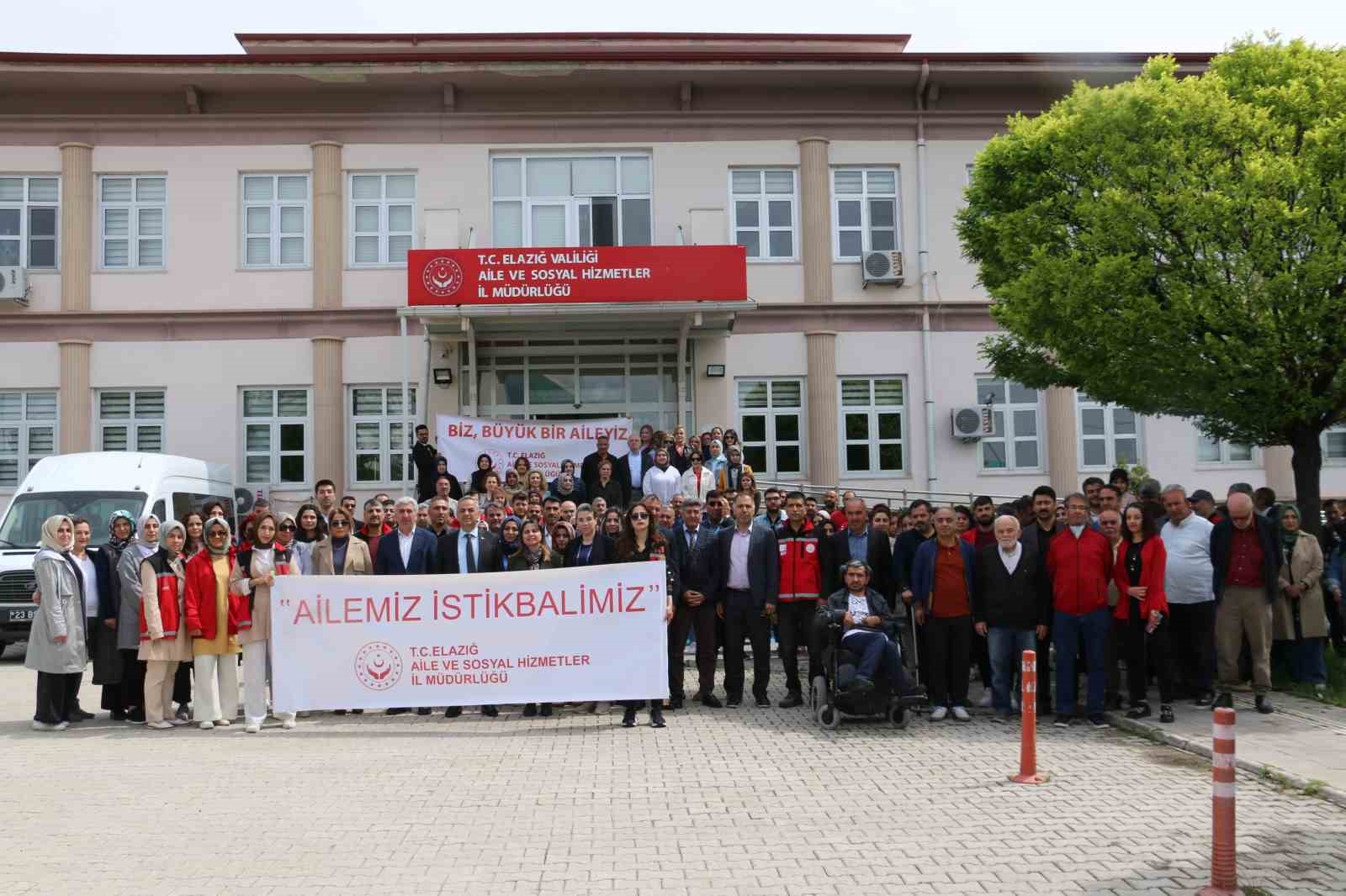 Elazığ’da ’Aile Haftası’ farkındalık yürüyüşü