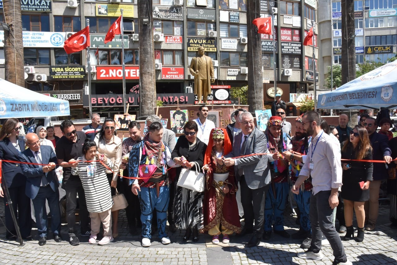 Başkan Ertaş, &ouml;zel &ccedil;ocuklarla bir araya geldi
