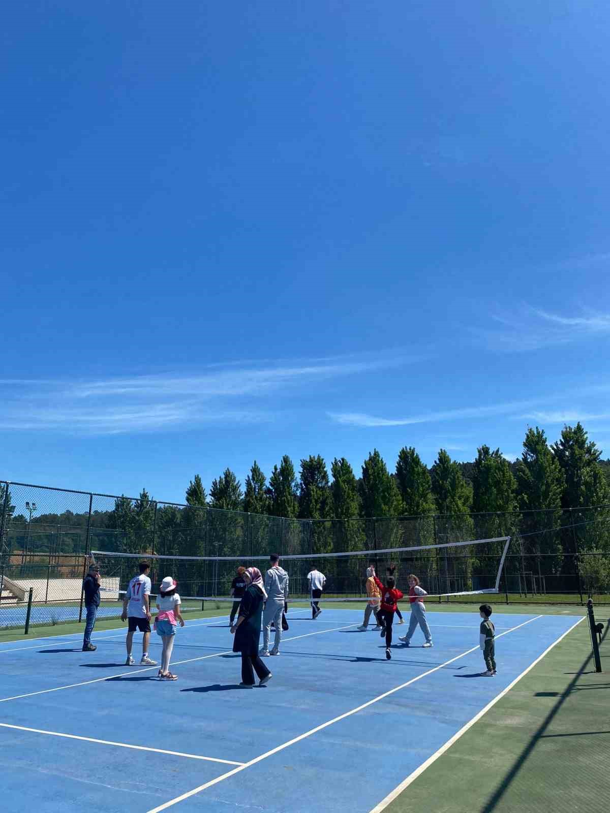 Kartallı &ouml;zel gereksinimli bireyler Şile Engelliler Kampı&rsquo;nda ağırlanıyor
