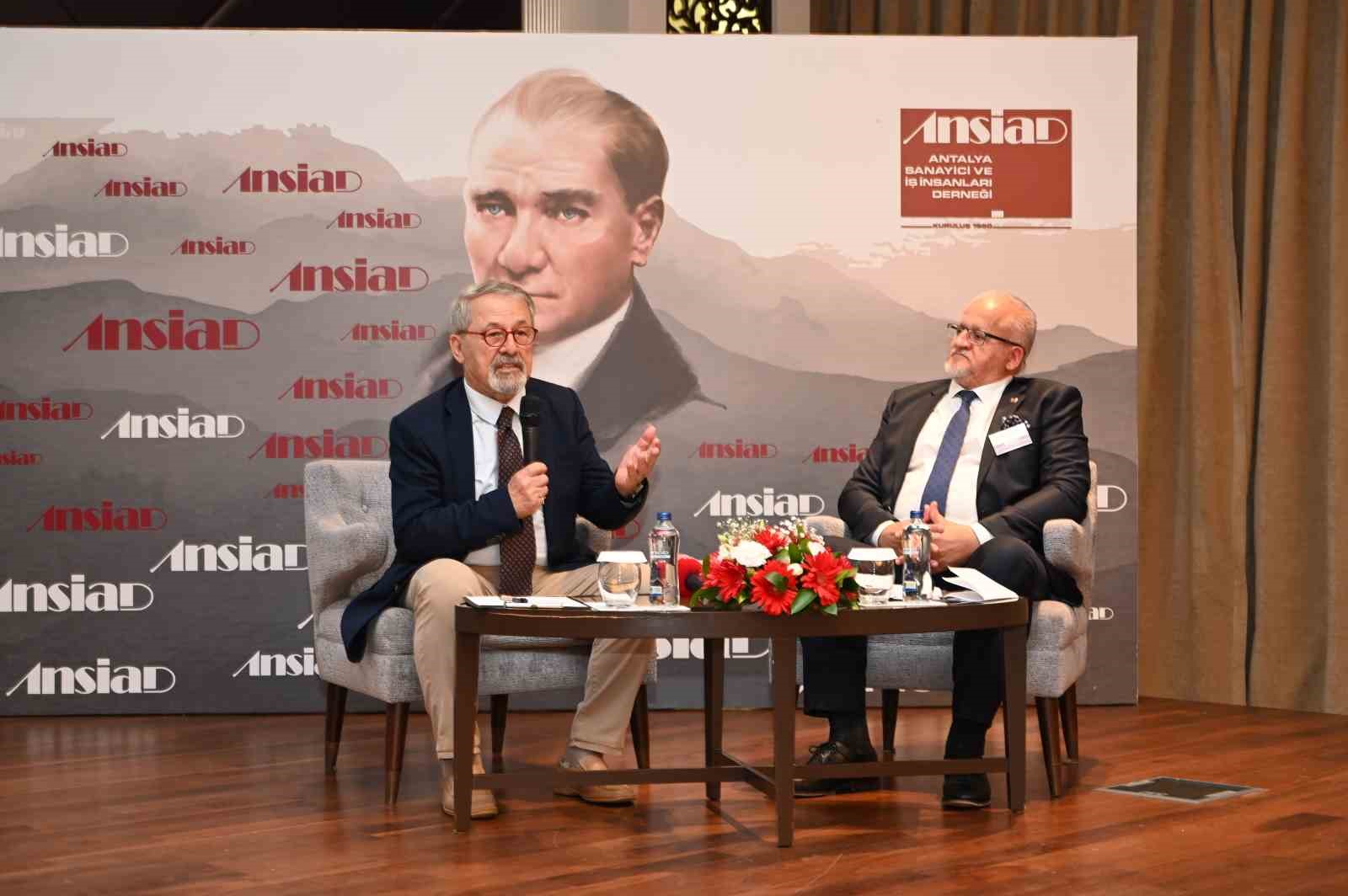 Prof. Dr. Naci G&ouml;r&uuml;r: "Antalya&rsquo;yı depremde etkileyecek &uuml;&ccedil; tane deprem zonu var"
