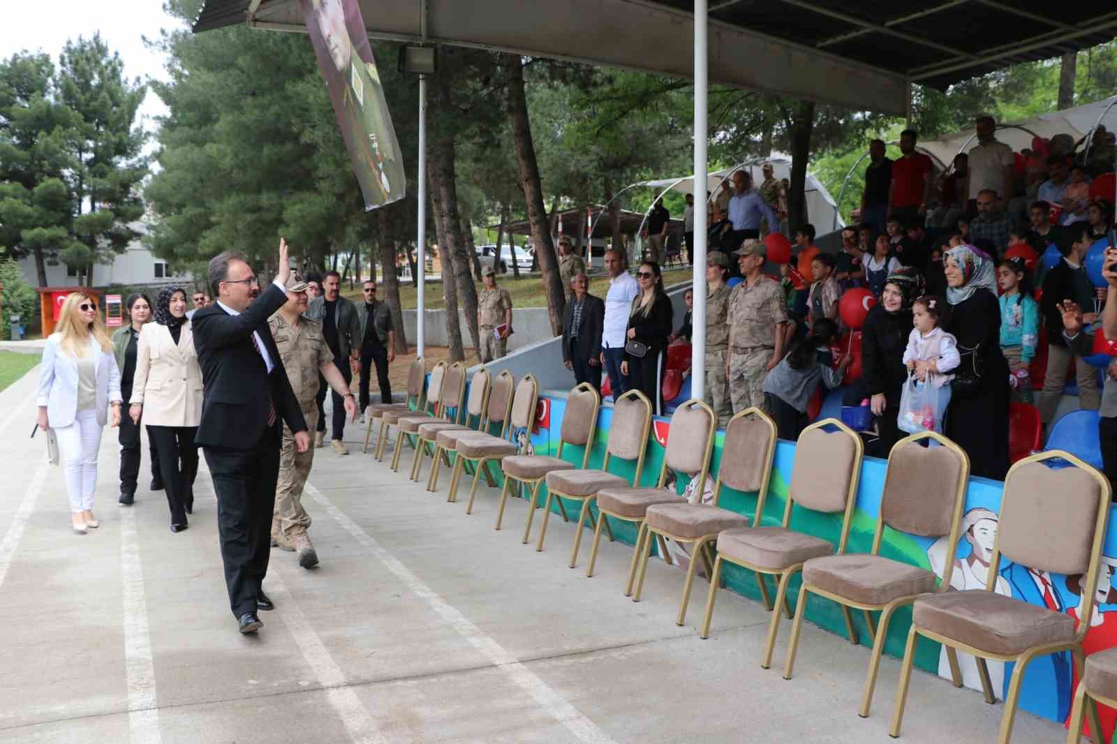 Siirt İl Jandarma Komutanlığında temsili askerlik heyecanı yaşandı