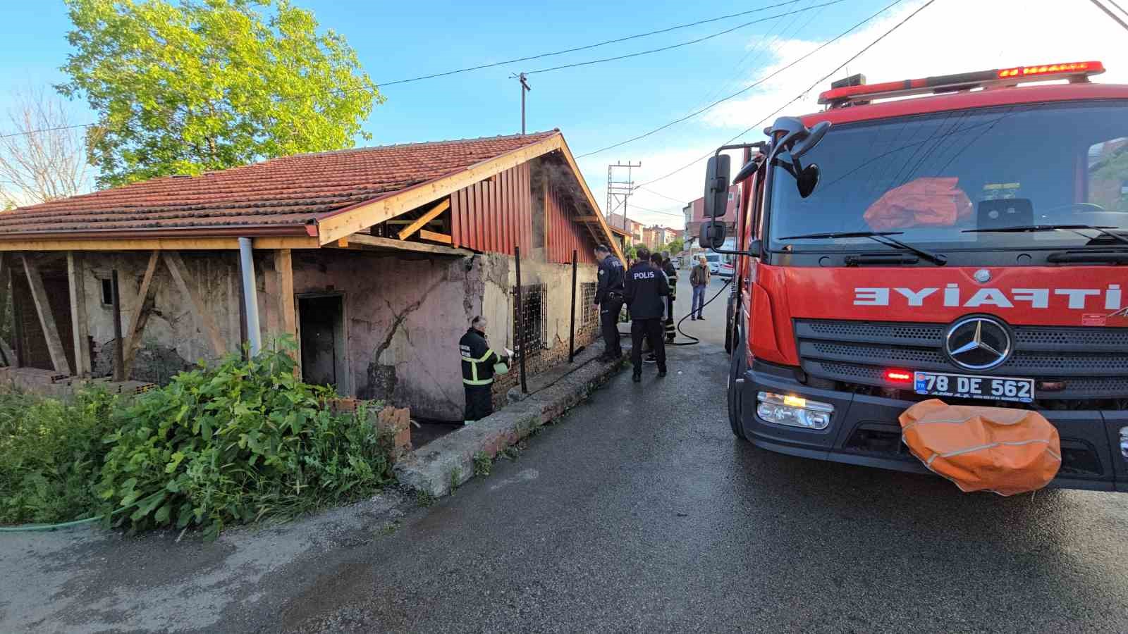 Tadilat yaptırdığı evde çıkan yangın hasara yol açtı
