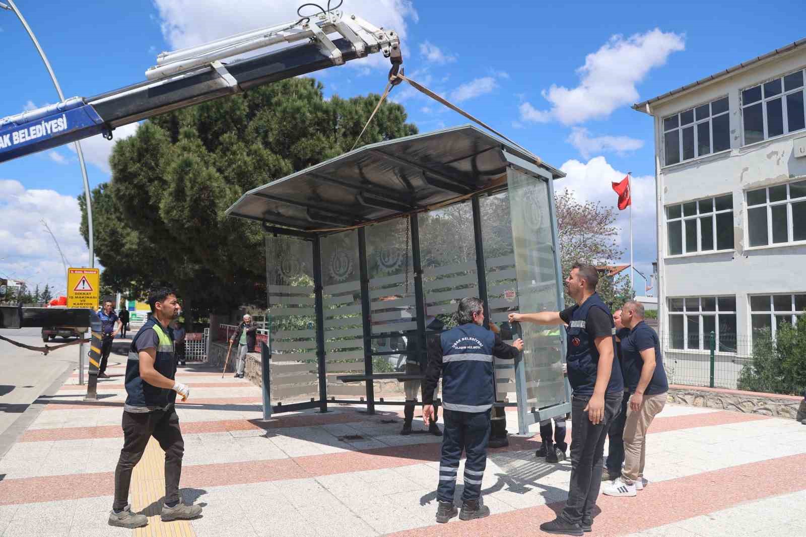 Uşak’ta ilk akıllı durak yerini aldı
