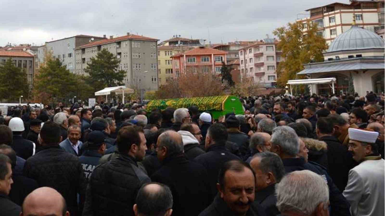 Ameliyatta ölen kocası için 6 yıldır hukuk mücadelesi veriyor
