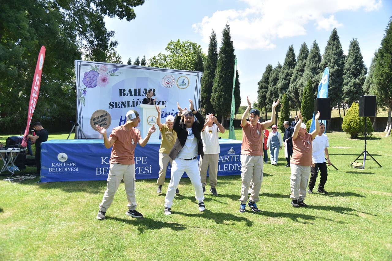 Özel bireylere bahar şenliği
