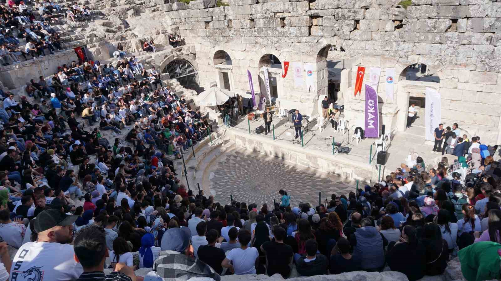 Kibyra Antik Kenti’nin gözbebeği Medusa mozaikli odeonda 2 bin yıl sonra tekrar müzik sesleri yükseldi
