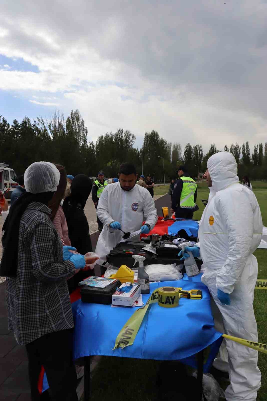 Patnos’ta liselere jandarma mesleği tanıtıldı
