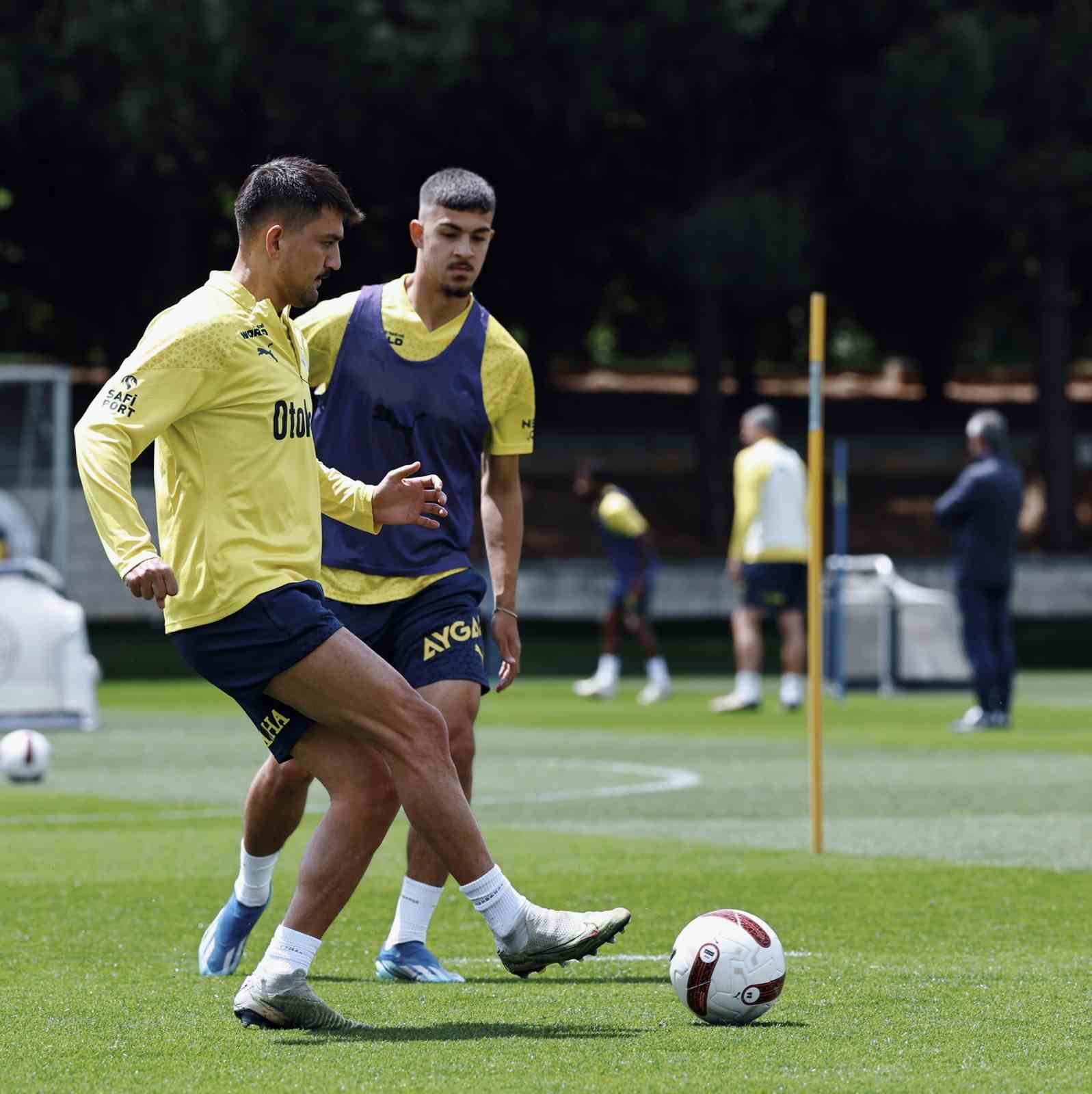 Fenerbahçe, Galatasaray derbisi hazırlıklarını sürdürdü 