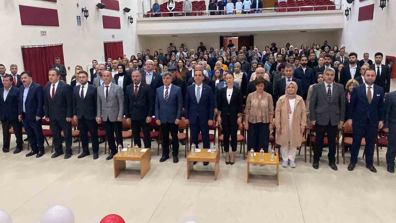 Engeller sergiledikleri g&ouml;sterilerle aştılar 