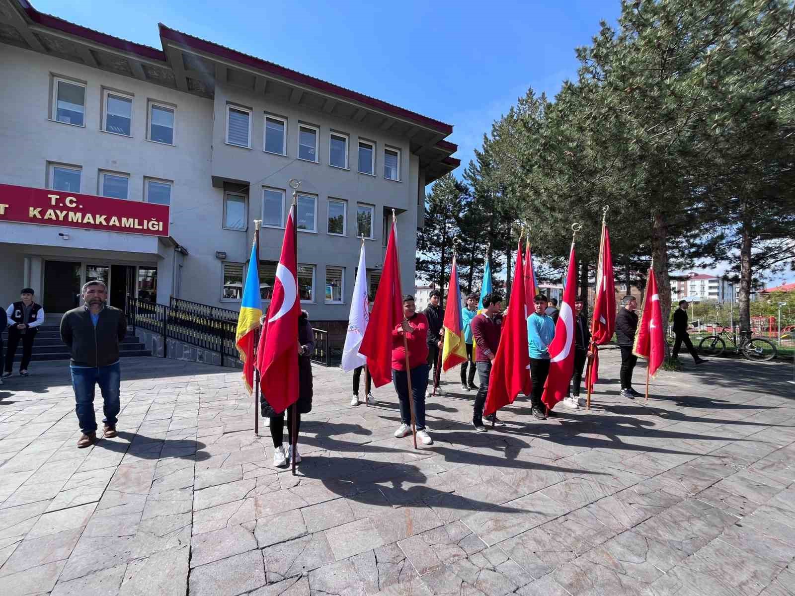 Ahlat&rsquo;ta Gen&ccedil;lik Haftası kutlamaları başladı
