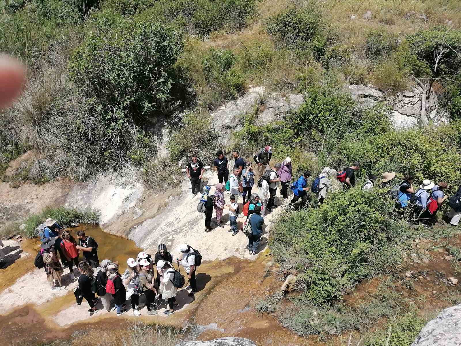 Doğaseverler Halfeti&rsquo;de &rsquo;karag&uuml;l&rsquo;&uuml; aradı
