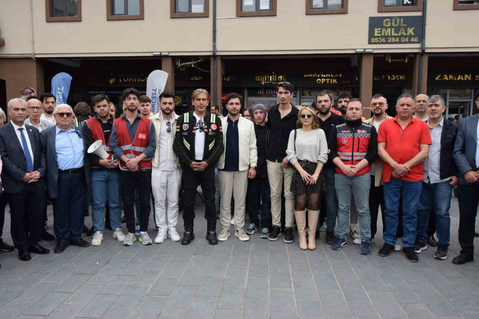 Balıkesir&rsquo;de gen&ccedil;ler Ata Emre Akman i&ccedil;in toplandı
