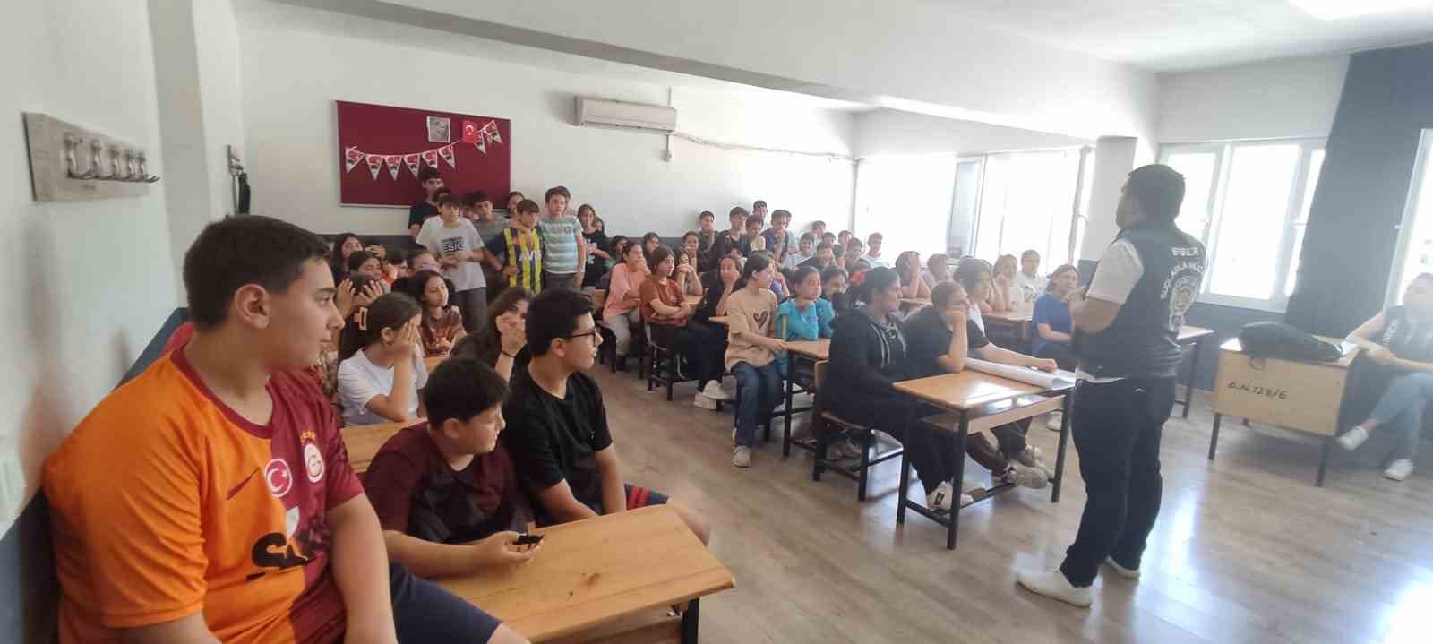 Arsuz ilçesinde öğrencilere siber güvenlik semineri
