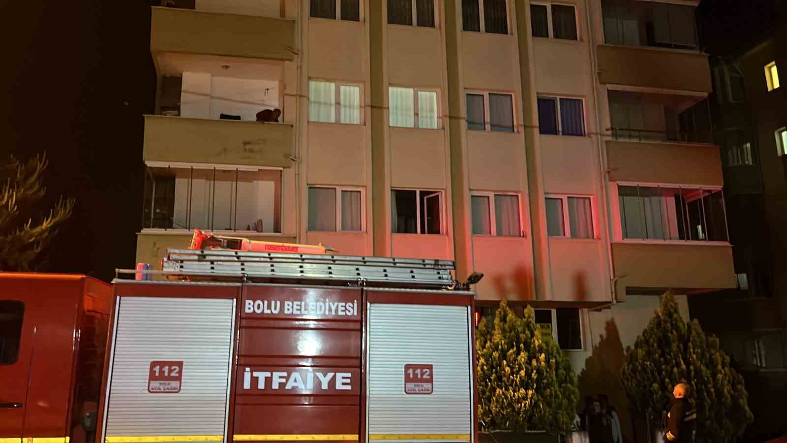 Ocakta unutulan yemek yangına sebep oldu
