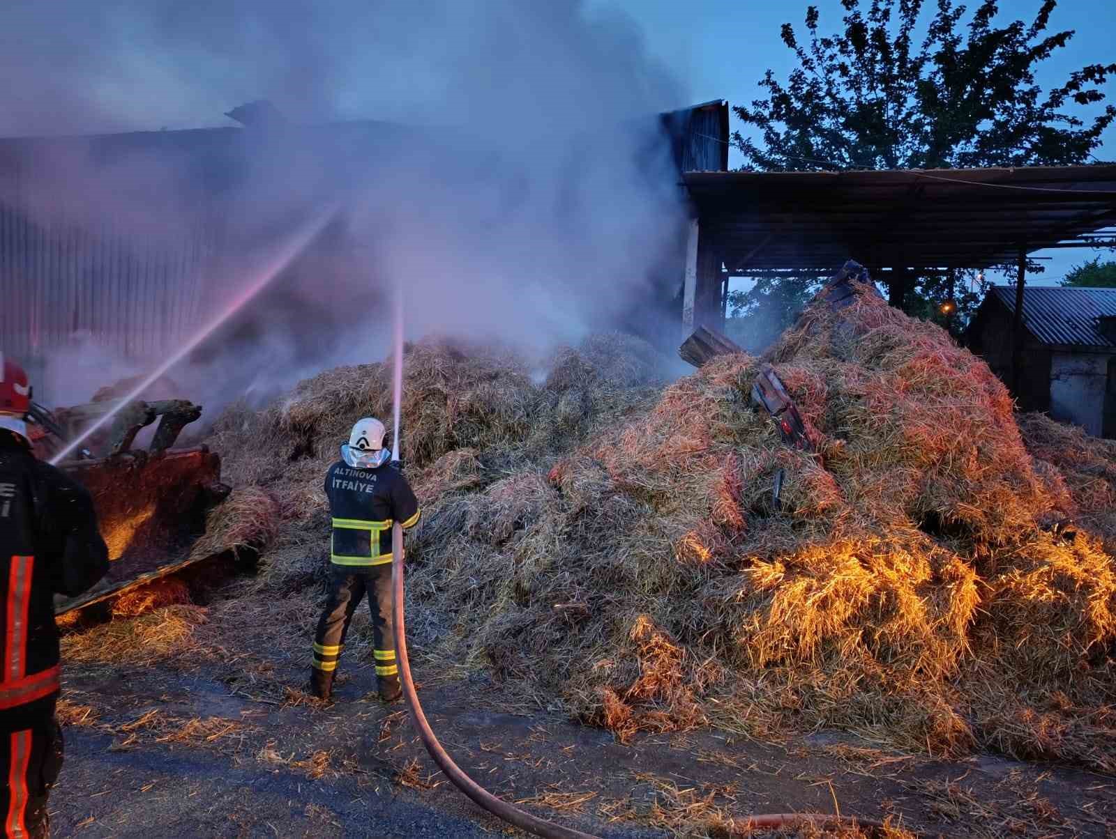 Yalova Altınova’da samanlık yangını