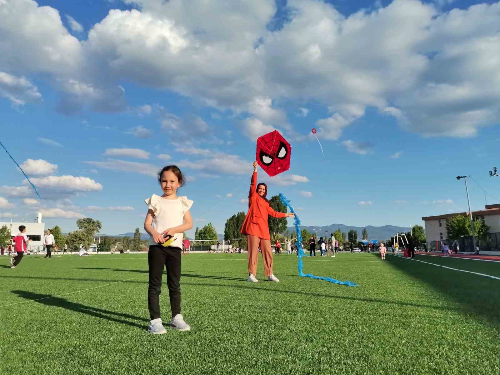Gediz’de uçurtma şenliği