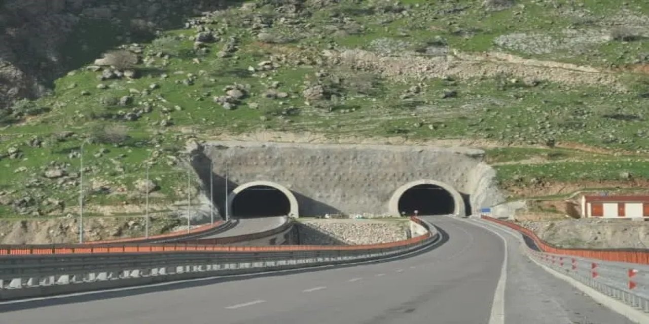 Şırnak-Cizre karayolu trafiğe açıldı
