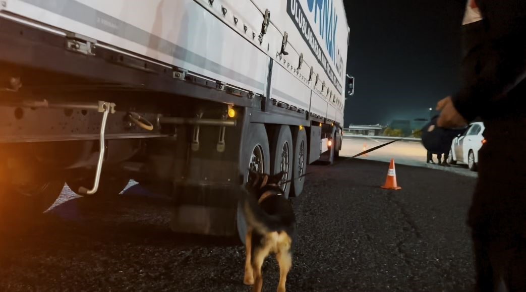 Tekirdağ&rsquo;da 2 organizat&ouml;r, 9 ka&ccedil;ak g&ouml;&ccedil;men yakalandı
