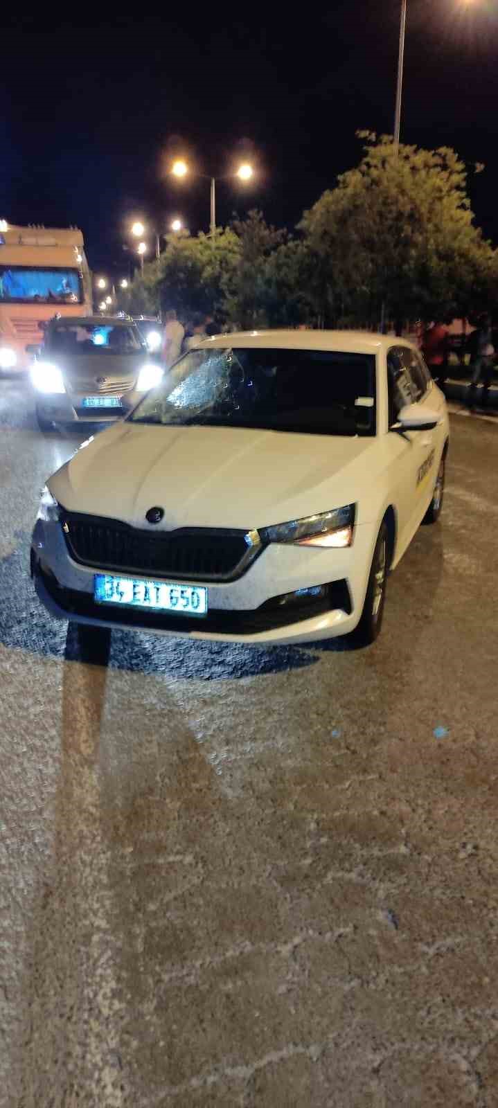 Diyarbakır&rsquo;da otomobilin &ccedil;arptığı gen&ccedil; kız hayatını kaybetti
