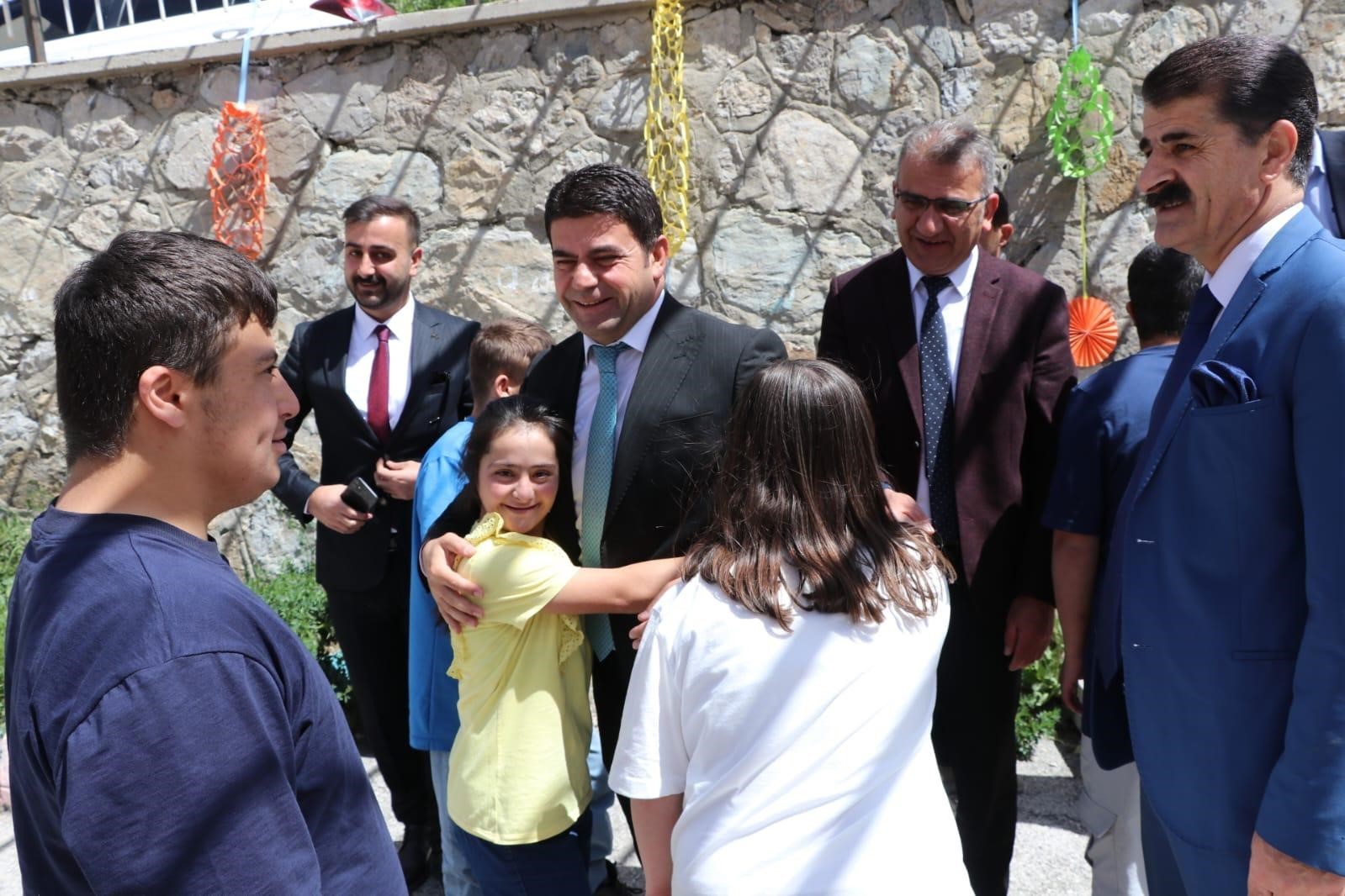 Hakkari&rsquo;de &ouml;zel &ouml;ğrencilerden &ouml;zel g&ouml;steri
