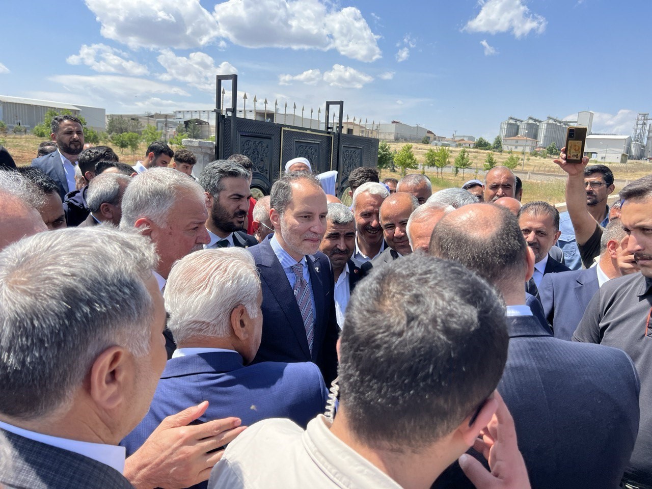 YRP Genel Başkanı Erbakan Viranşehir’de açılışlar yaptı