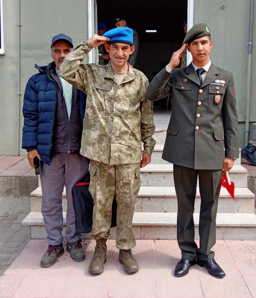 Ayvalıklı engellilerin vatani g&ouml;rev sevinci
