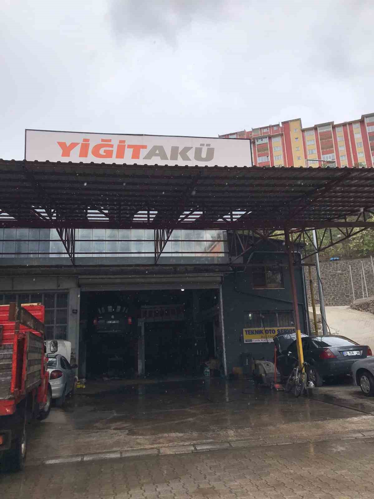 &Ccedil;atıdan d&uuml;şen reklamcı kurtarılamadı
