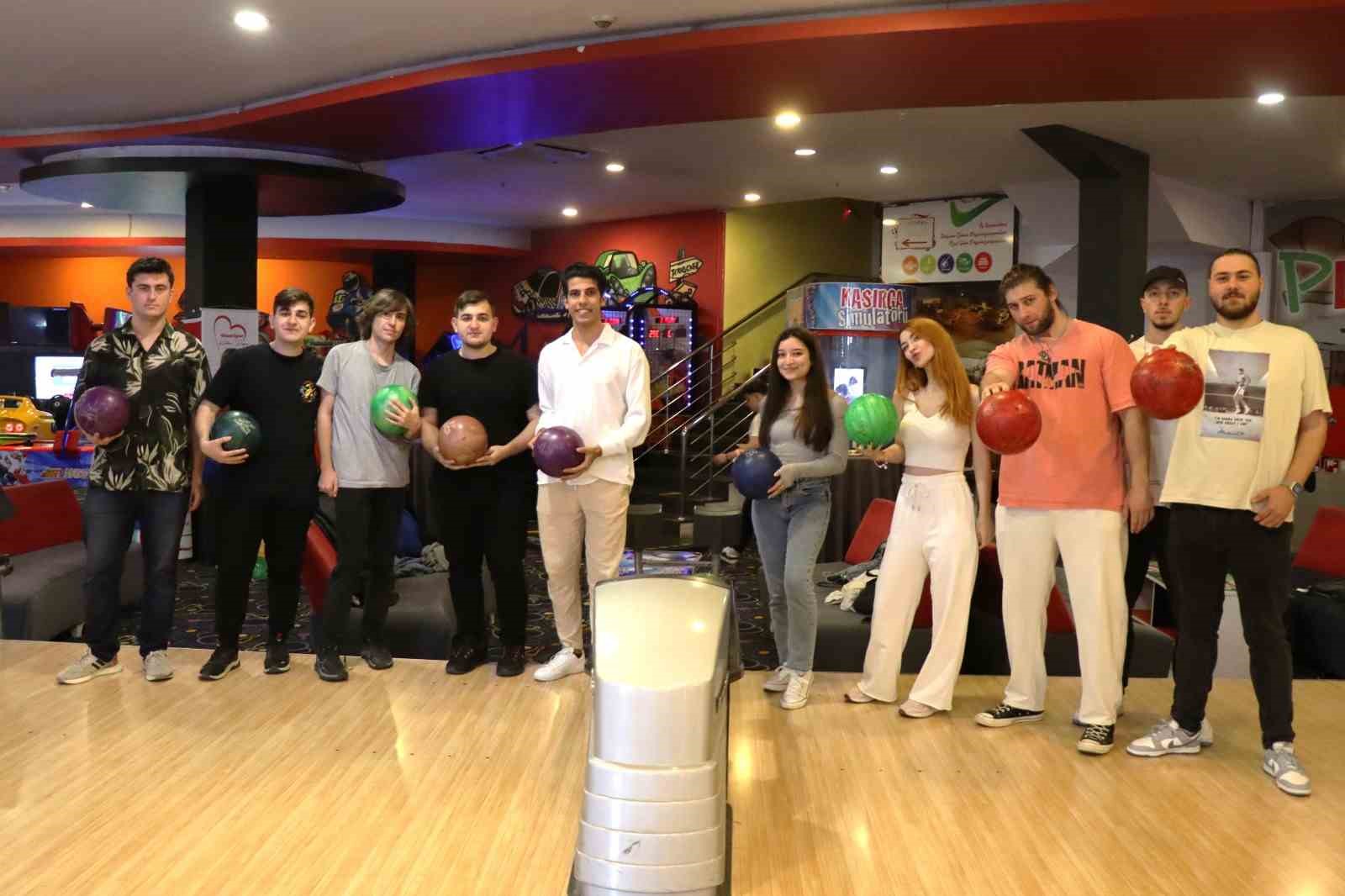 İzmitli gençler Bowling Turnuvası’nda 19 Mayıs coşkusu yaşadı
