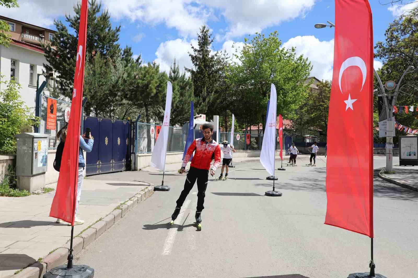 Ağrı’da 15-19 Mayıs Gençlik Haftası kutlamaları devam ediyor
