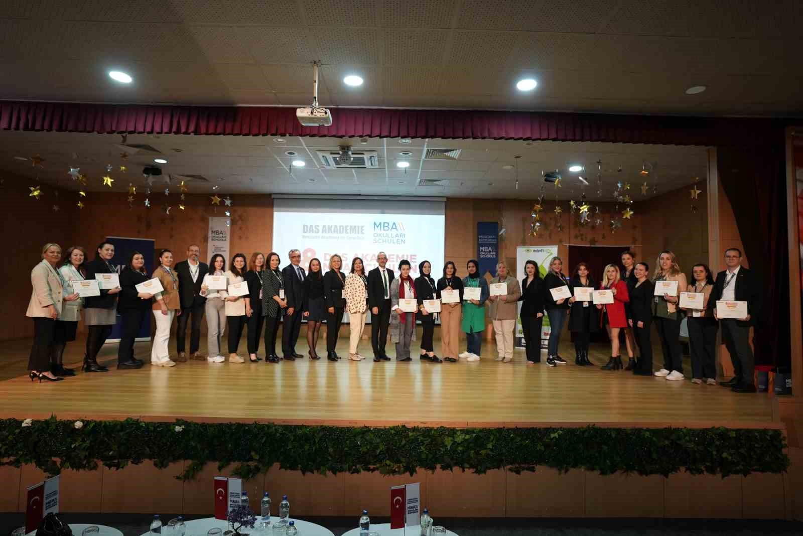 Almanca &ouml;ğretmenleri d&uuml;zenlenen konferansta buluştu
