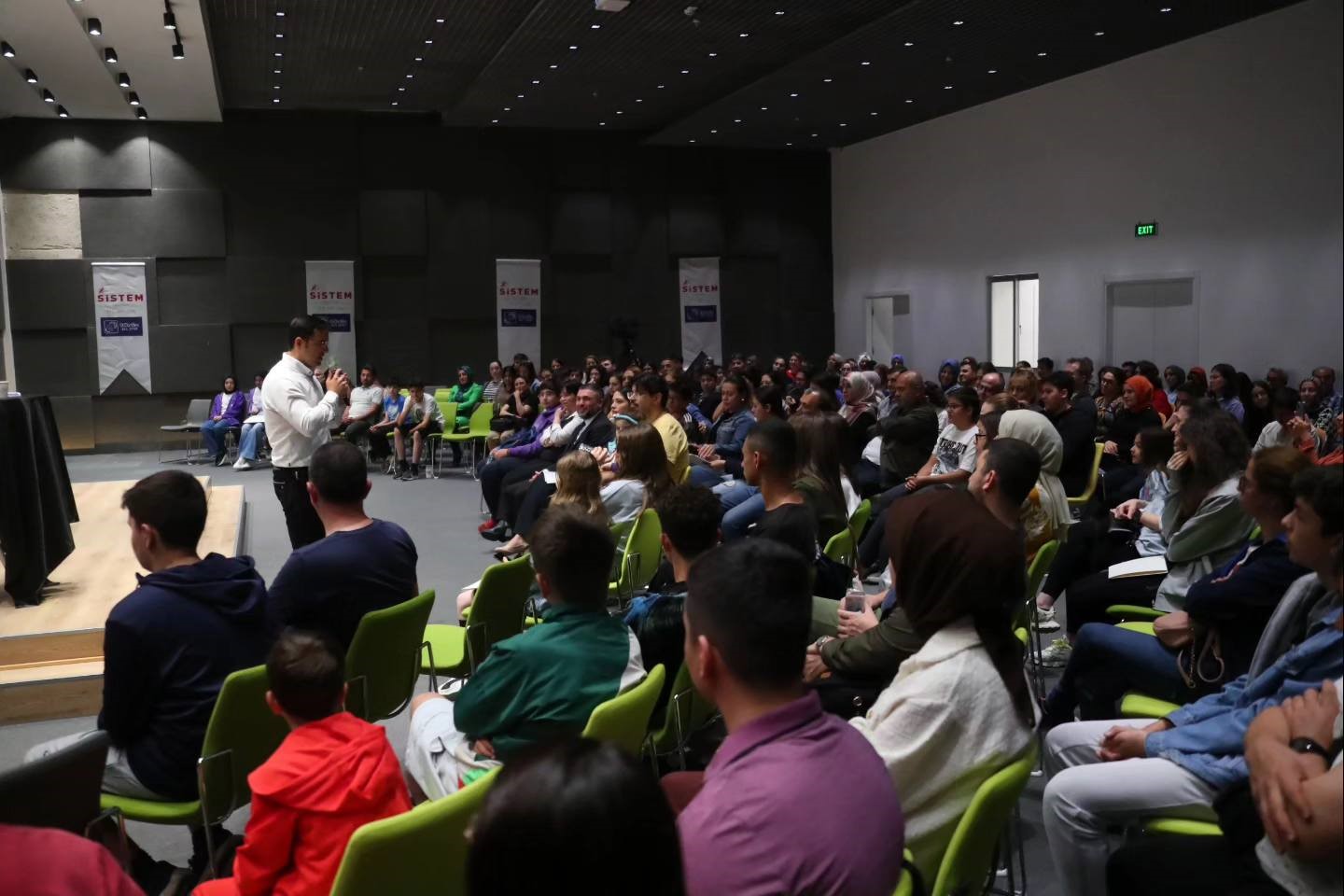 Merkezefendi&rsquo;de 8. Sınıf &ouml;ğrencileri i&ccedil;in motivasyon semineri ger&ccedil;ekleştirildi
