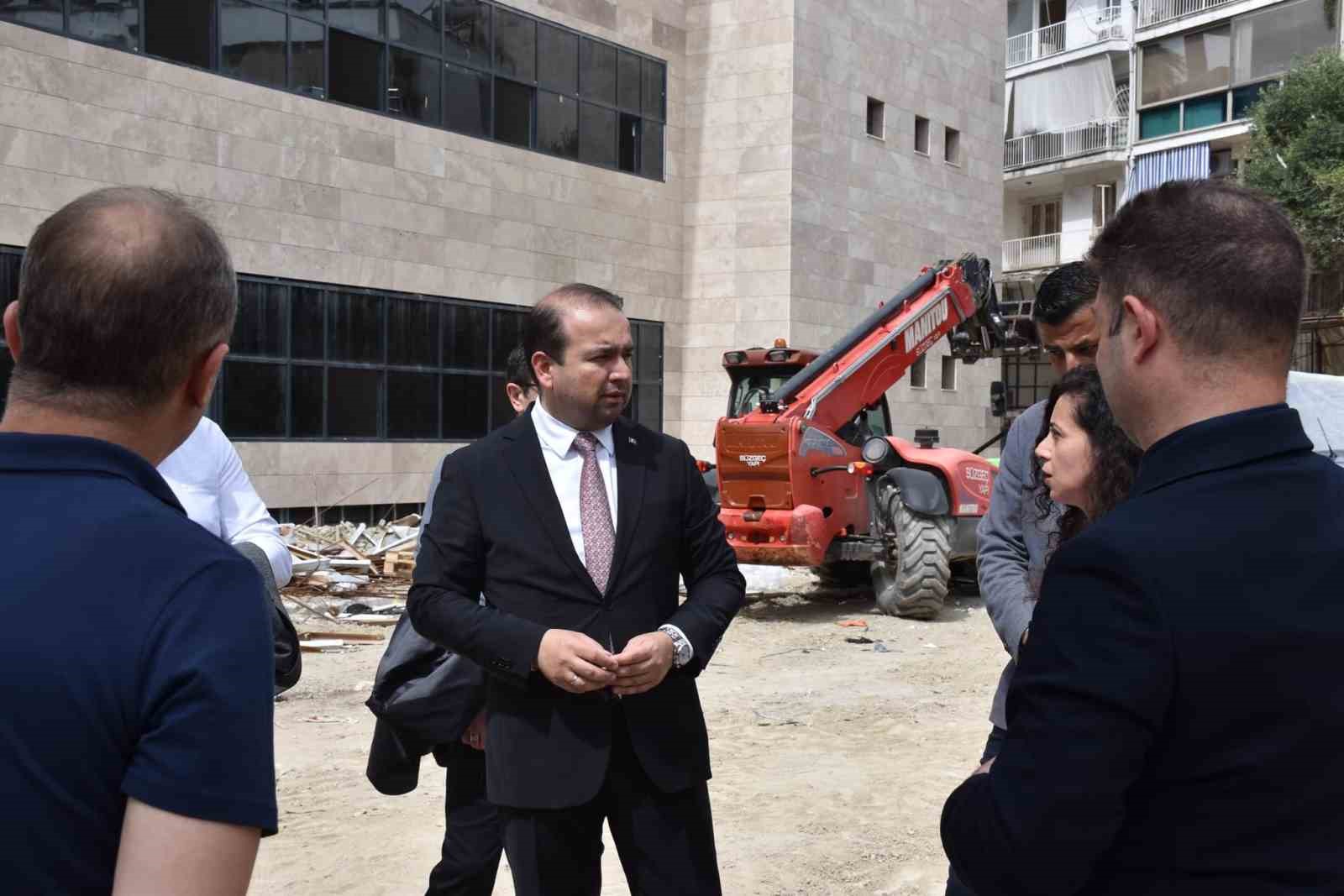 Kuşadası&rsquo;ndaki sağlık kompleksinde &ccedil;alışmalar hız kesmiyor
