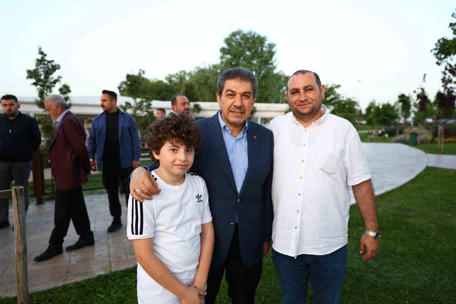 Esenlerli gen&ccedil;ler &ldquo;Filistin &Ouml;zg&uuml;rl&uuml;k Dansı G&ouml;sterisi&rdquo;nde bir araya geldi
