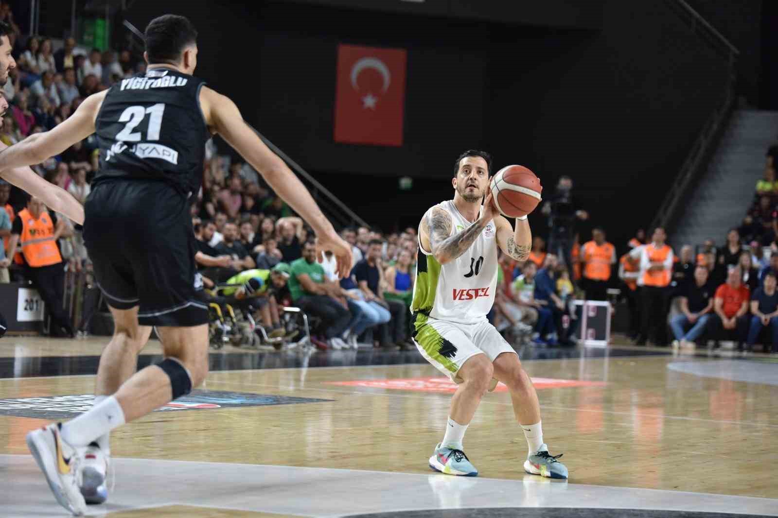 Basketbolda Beşiktaş yarı finalde