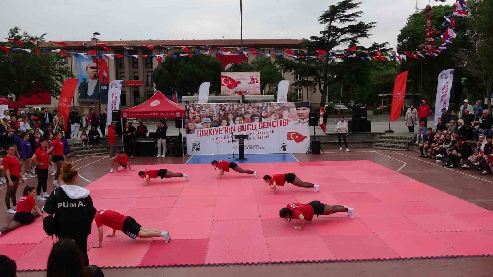 &Ccedil;anakkale&rsquo;de 19 Mayıs coşkuyla kutlandı
