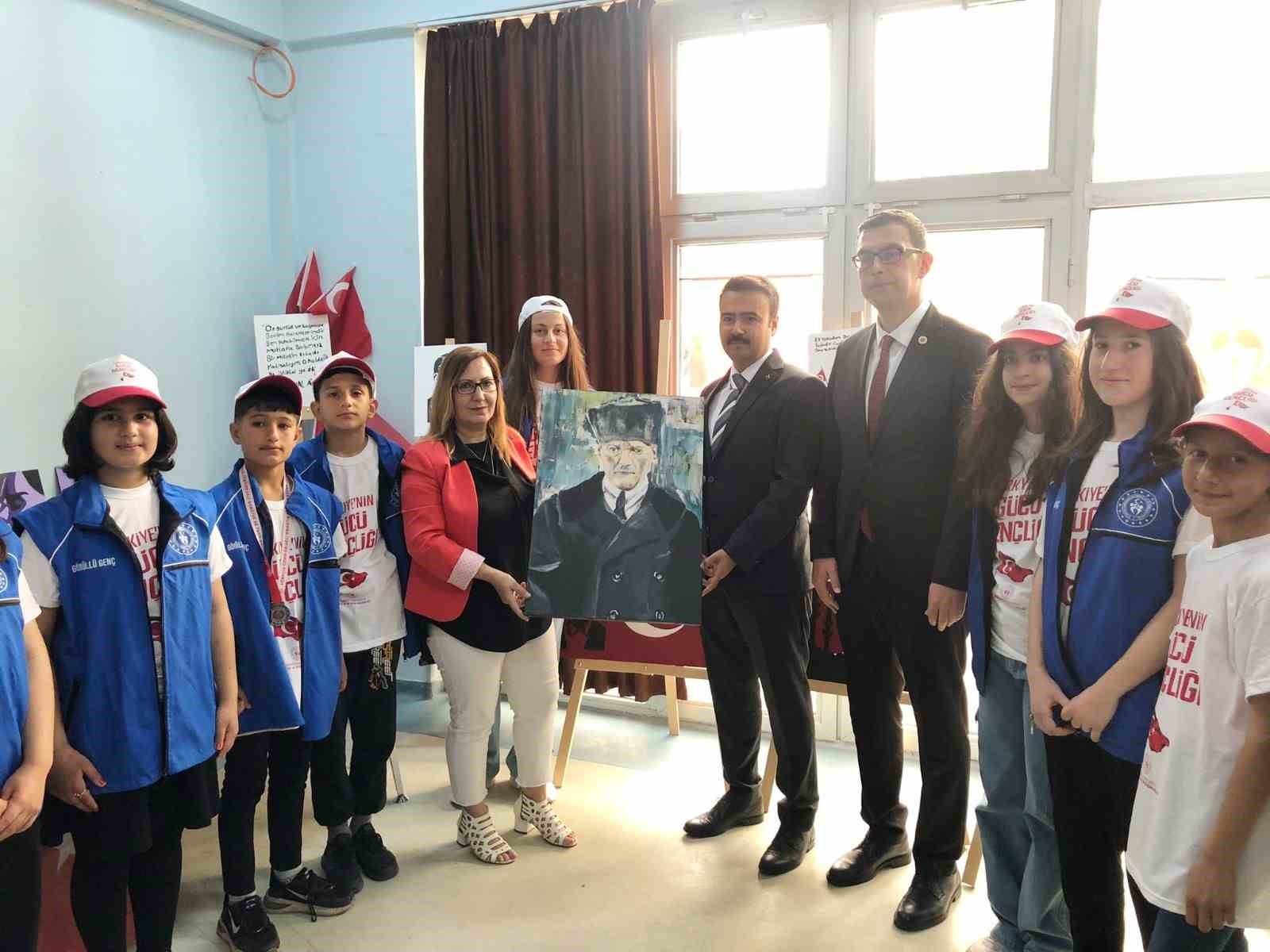 Ahlat&rsquo;ta 19 Mayıs coşkusu
