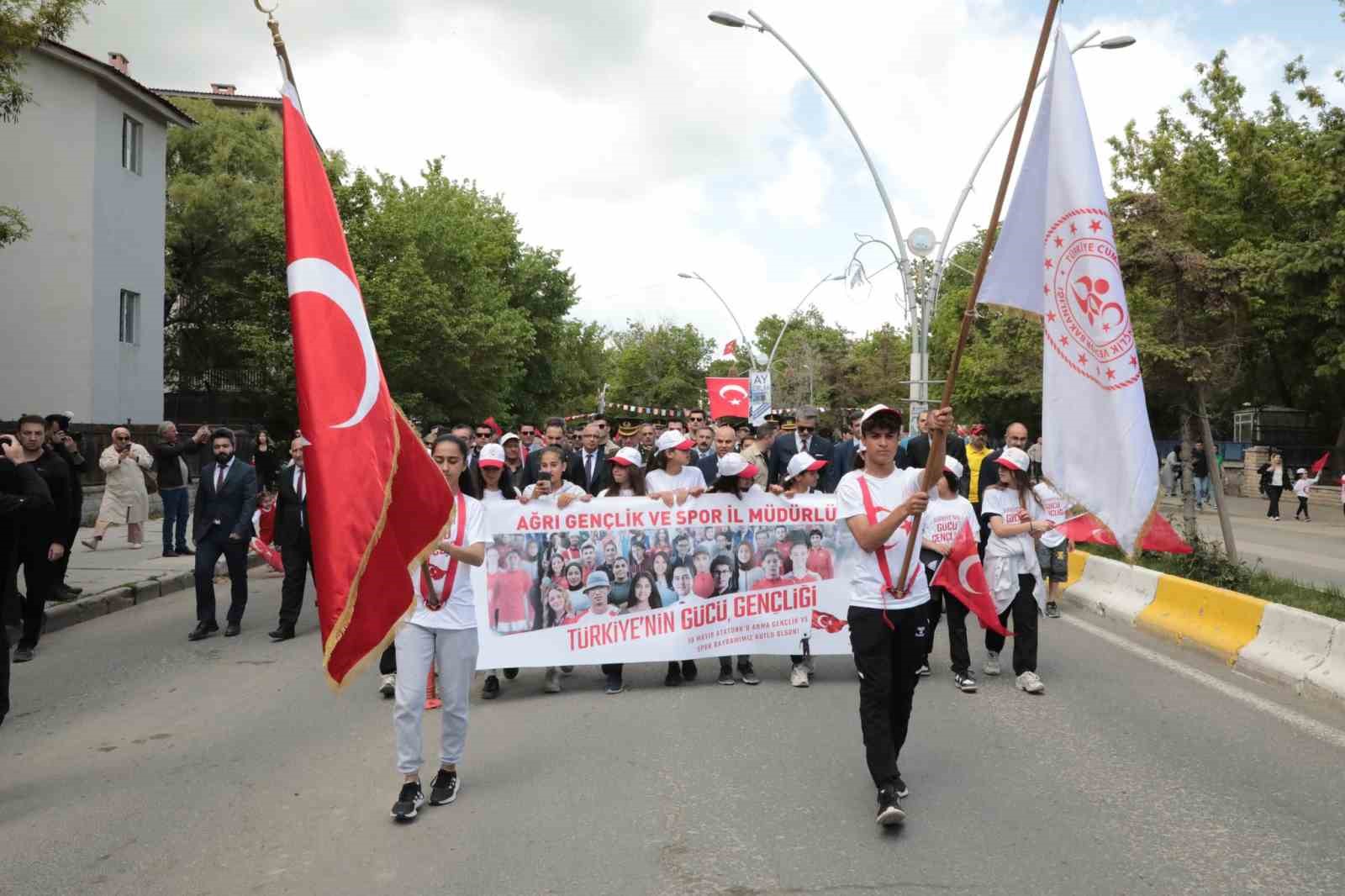 Ağrı’da 19 Mayıs coşkuyla kutlandı
