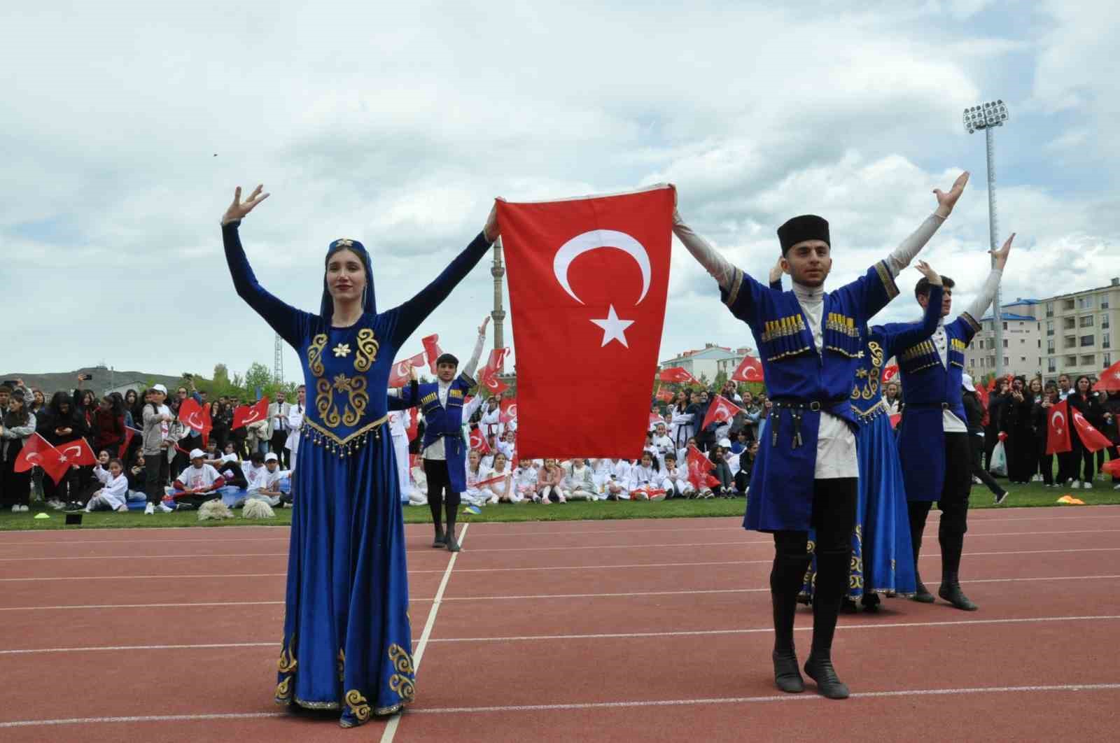 Kars&rsquo;ta 19 Mayıs coşkusu
