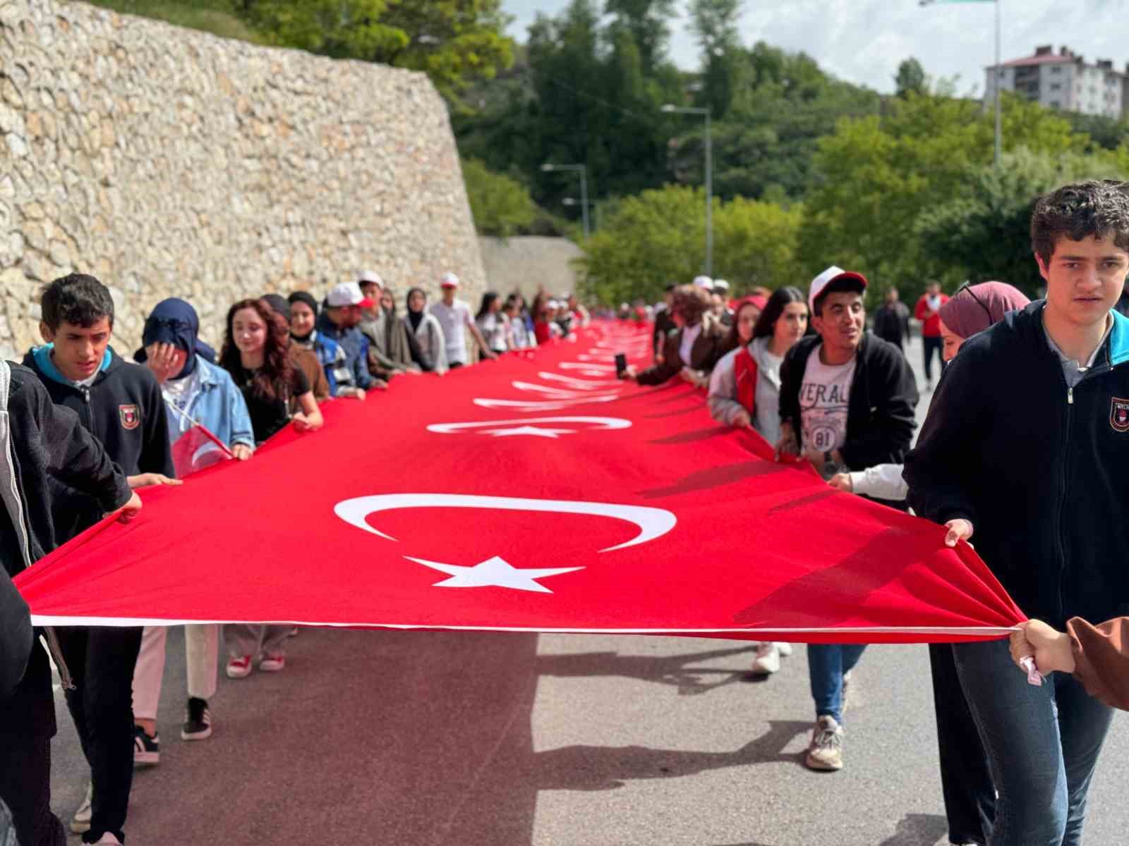 Bitlis’te 19 Mayıs coşkuyla kutlandı
