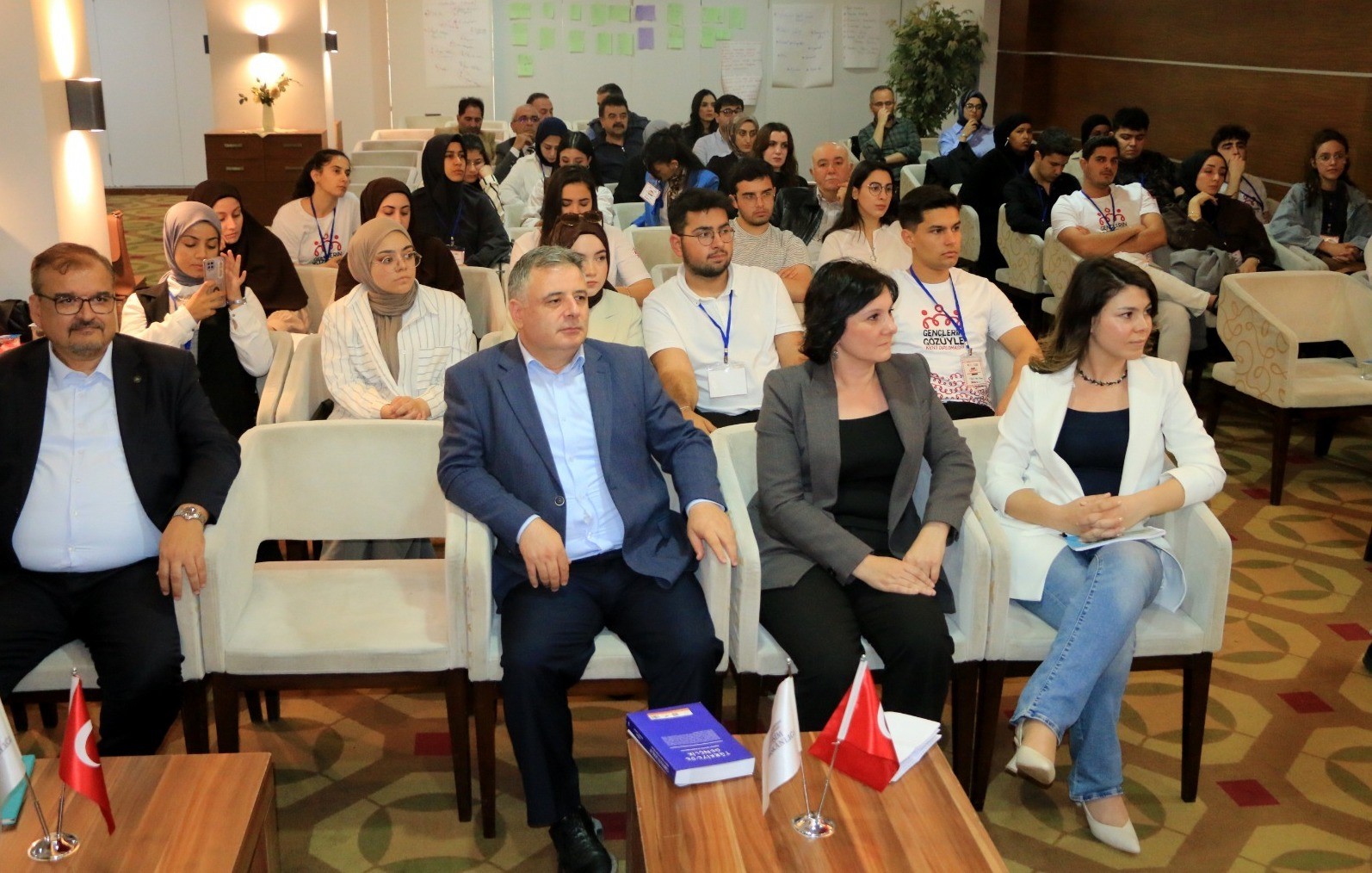 Erzincan&rsquo;da &ldquo;Gen&ccedil;lerin G&ouml;z&uuml;yle Kent Diplomasisi&rdquo; projesi kapsamında panel d&uuml;zenlendi
