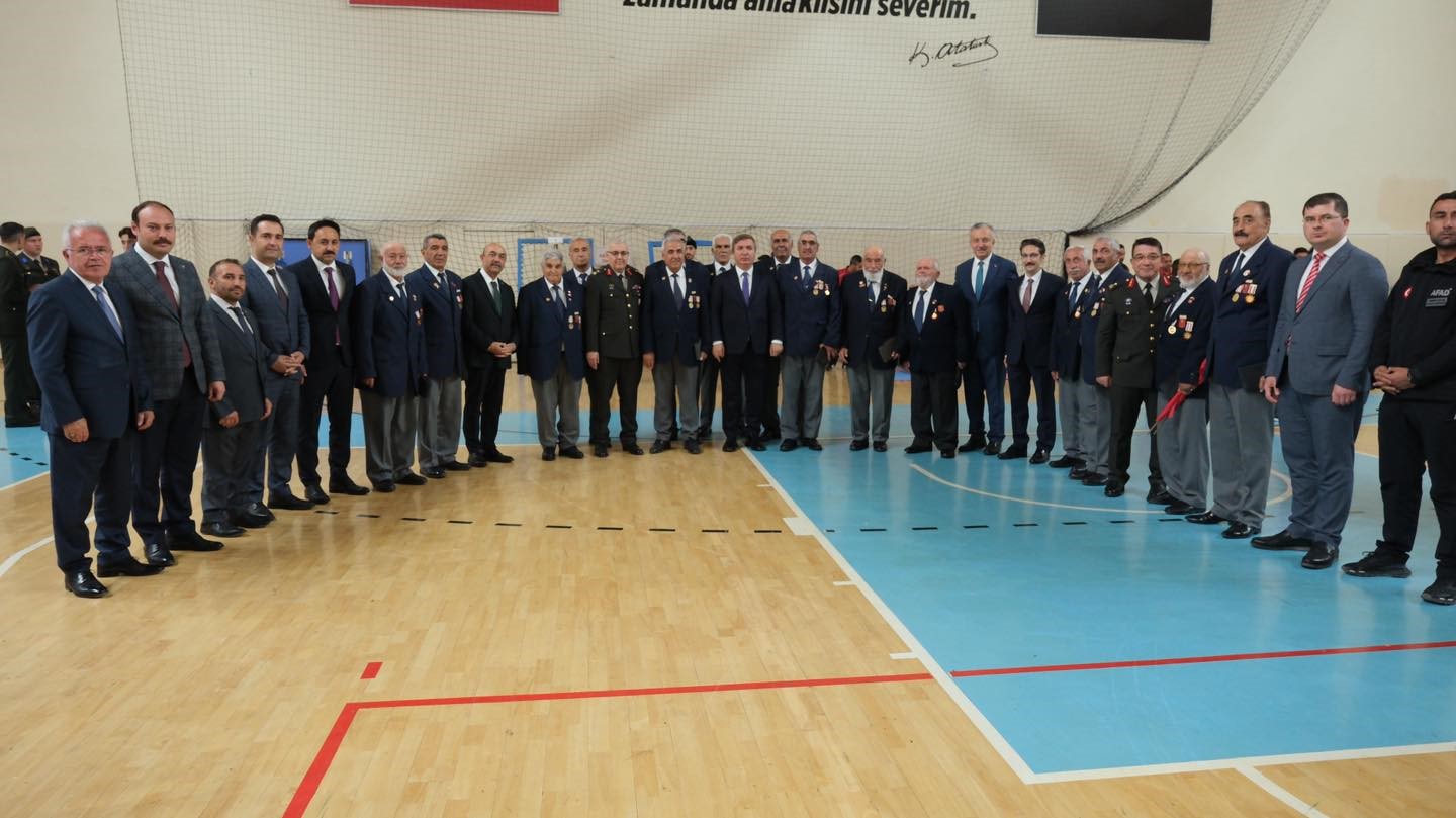 19 Mayıs Atat&uuml;rk&rsquo;&uuml; Anma, Gen&ccedil;lik ve Spor Bayramı Erzincan&rsquo;da coşkuyla kutlandı
